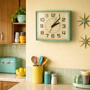 VINTAGE CLASSIC MID CENTURY WALL CLOCK  MODEL 2110A GENERAL ELECTRIC -TESTED.